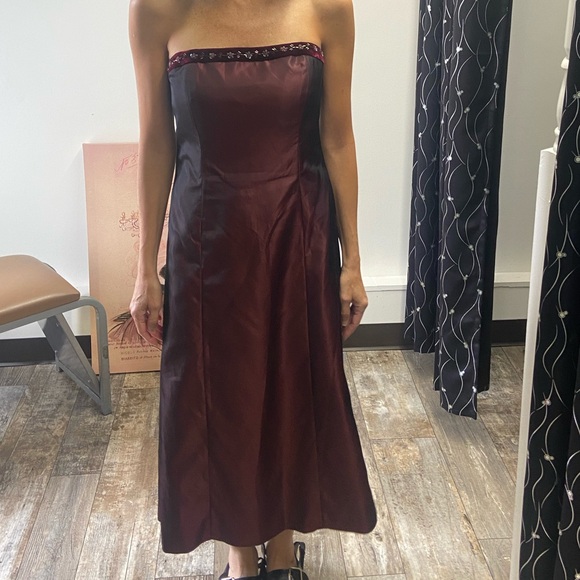 Vintage Ann Taylor Loft Burgundy Strapless Dress,  Faux Fur Stole &Heart Glasses - Picture 3 of 16